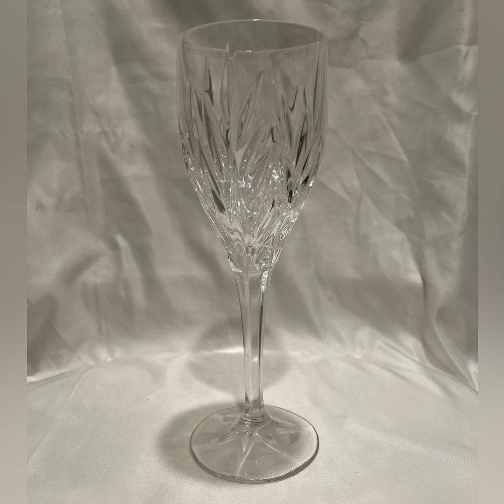 Gorham Crystal Clear Star Blossom Wine Glasses Set of 7 - Picture 5 of 9